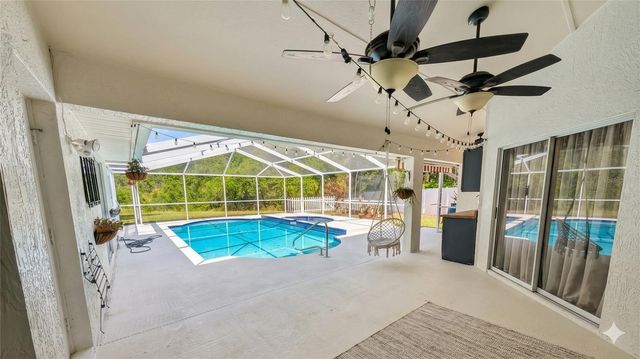 18027 PALM BREEZE DRIVE, Tampa, FL 33647