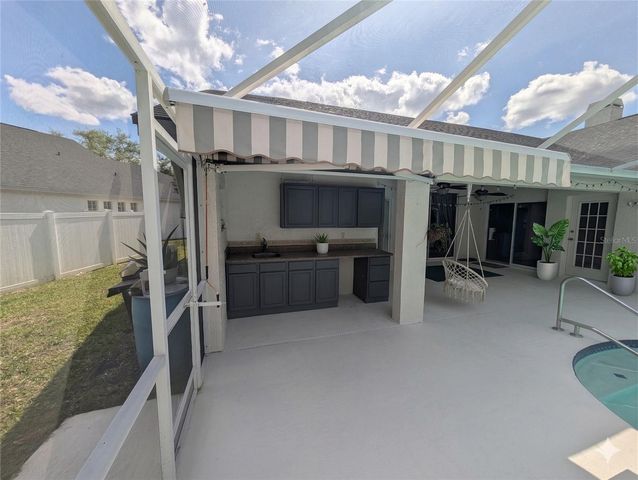 18027 PALM BREEZE DRIVE, Tampa, FL 33647