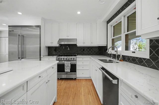 5840 Inkster - House, West Bloomfield, MI 48323