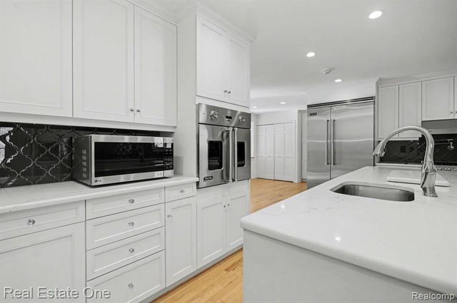 5840 Inkster - House, West Bloomfield, MI 48323