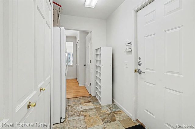 5840 Inkster - House, West Bloomfield, MI 48323