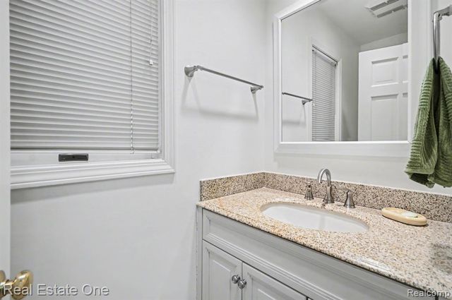 5840 Inkster - House, West Bloomfield, MI 48323