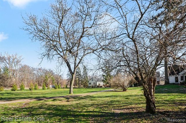 5840 Inkster - House, West Bloomfield, MI 48323