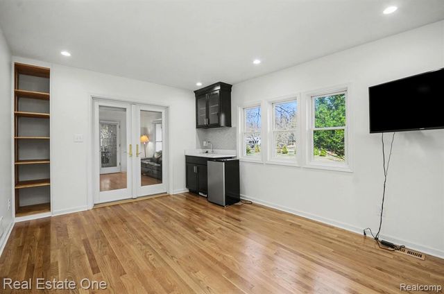 5840 Inkster - House, West Bloomfield, MI 48323