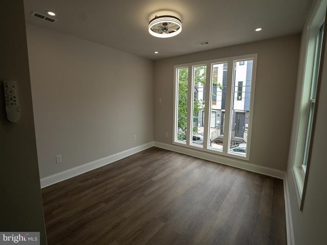 2005 N LAWRENCE ST, Philadelphia, PA 19122