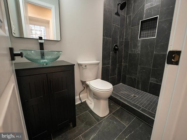 2005 N LAWRENCE ST, Philadelphia, PA 19122