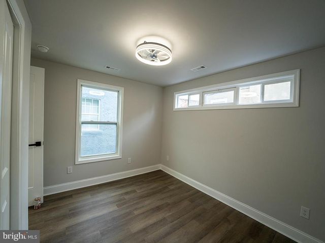 2005 N LAWRENCE ST, Philadelphia, PA 19122