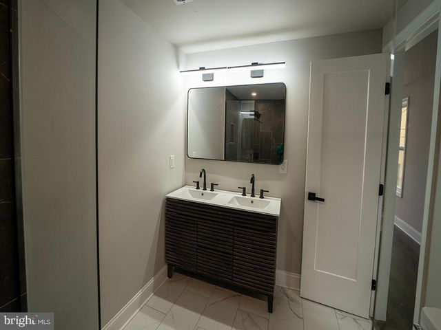 2005 N LAWRENCE ST, Philadelphia, PA 19122