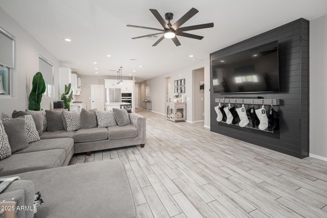 964 N 110TH Avenue, Avondale, AZ 85323