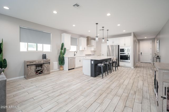 964 N 110TH Avenue, Avondale, AZ 85323