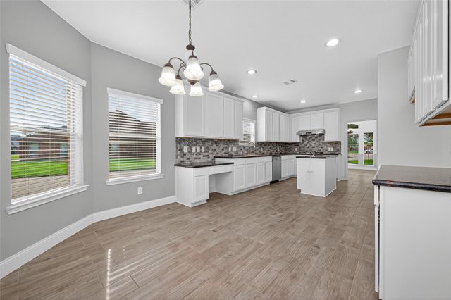 14910 High Meadow Ln, Baytown, TX 77523