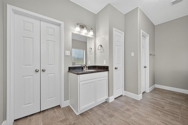 14910 High Meadow Ln, Baytown, TX 77523