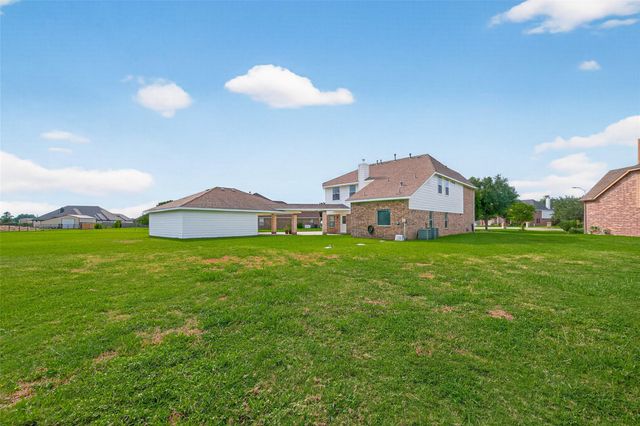 14910 High Meadow Ln, Baytown, TX 77523