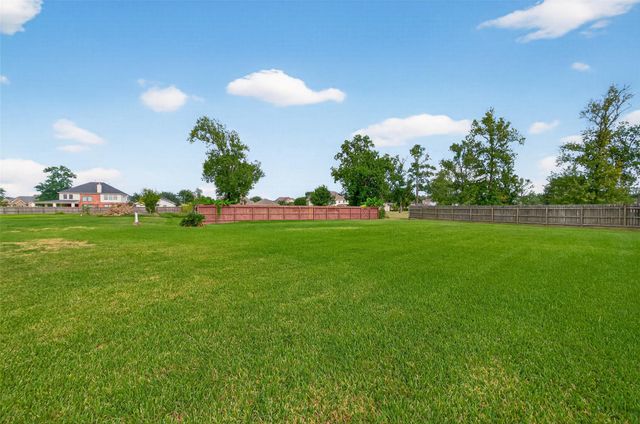 14910 High Meadow Ln, Baytown, TX 77523