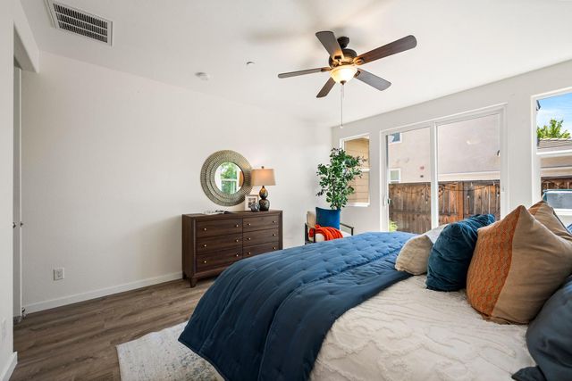 4805 Holden Dr, Rocklin, CA 95677