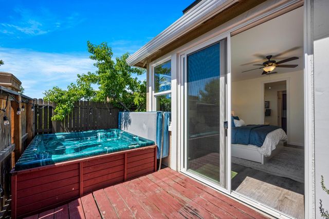 4805 Holden Dr, Rocklin, CA 95677