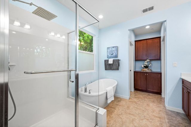 4805 Holden Dr, Rocklin, CA 95677