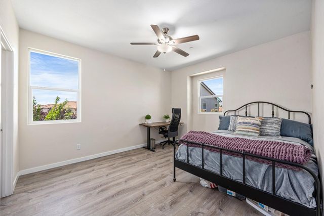 4805 Holden Dr, Rocklin, CA 95677