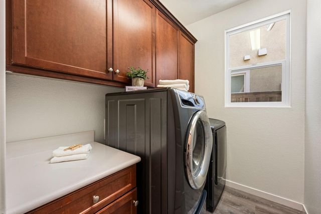 4805 Holden Dr, Rocklin, CA 95677