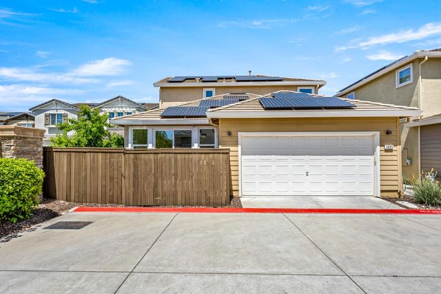 4805 Holden Dr, Rocklin, CA 95677
