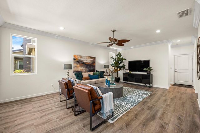 4805 Holden Dr, Rocklin, CA 95677