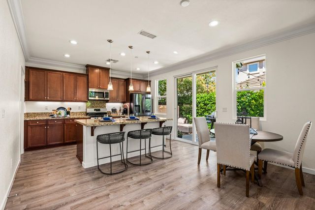 4805 Holden Dr, Rocklin, CA 95677