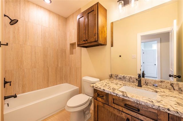 2408 28th Ave N, Texas City, TX 77590
