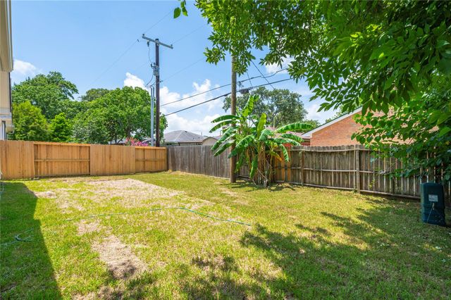 2408 28th Ave N, Texas City, TX 77590