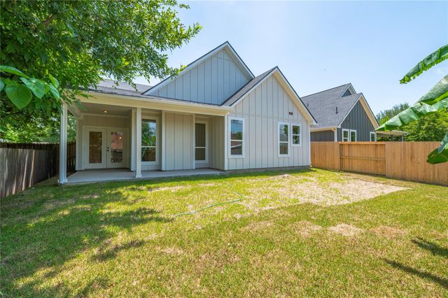 2408 28th Ave N, Texas City, TX 77590