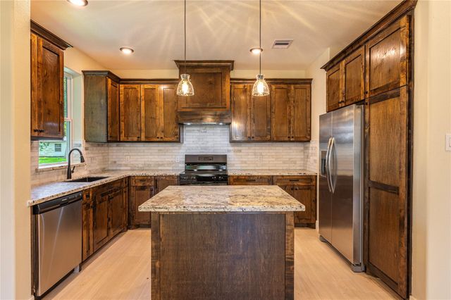 2408 28th Ave N, Texas City, TX 77590