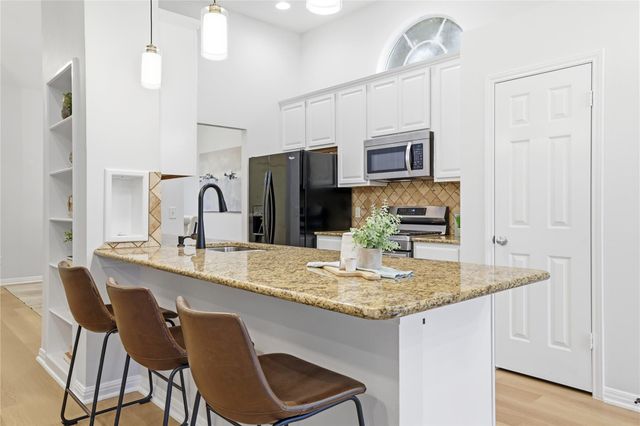 304 Oakcrest DR, Cedar Park, TX 78613