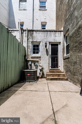 829 S 2ND ST, Philadelphia, PA 19147