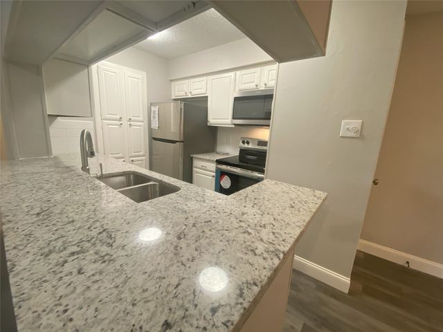 1310 Harwell Drive 4721, Arlington, TX 76011
