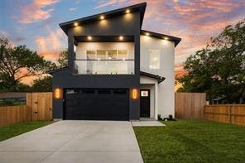 1651 E Overton Street, Dallas, TX 75216
