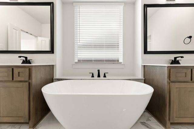 9957 Casa Frontera Drive, Fort Worth, TX 76179