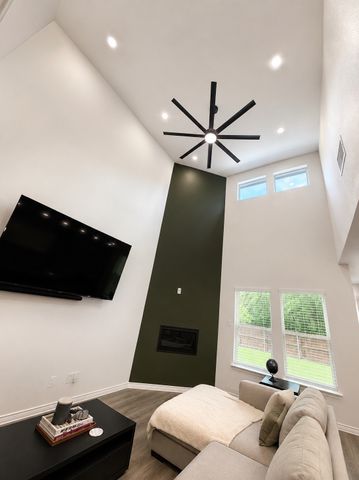 8381 ROCKHOPPER Lane, Garland, TX 75043