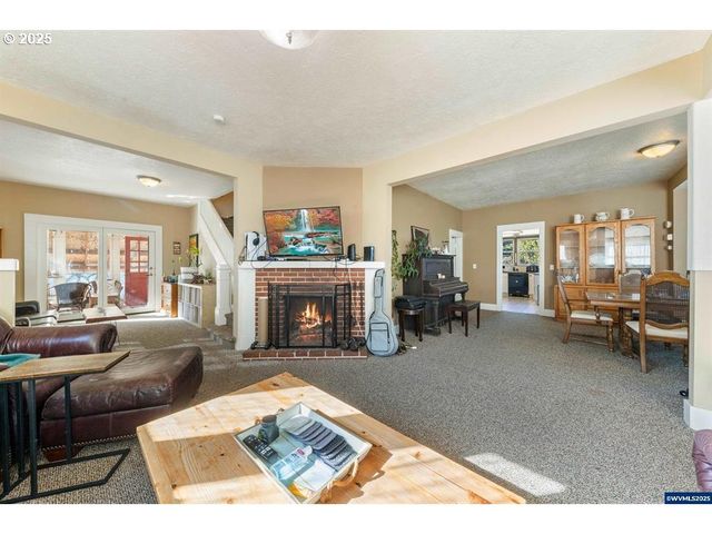 1111 Sw LEVENS St, Dallas, OR 97338