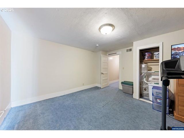 1111 Sw LEVENS St, Dallas, OR 97338