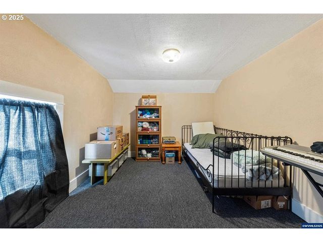 1111 Sw LEVENS St, Dallas, OR 97338