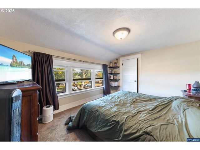 1111 Sw LEVENS St, Dallas, OR 97338