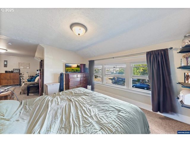 1111 Sw LEVENS St, Dallas, OR 97338