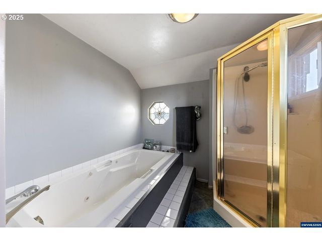 1111 Sw LEVENS St, Dallas, OR 97338