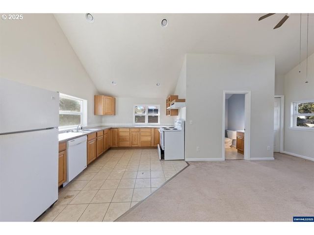 1111 Sw LEVENS St, Dallas, OR 97338