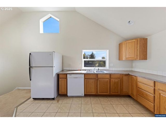 1111 Sw LEVENS St, Dallas, OR 97338