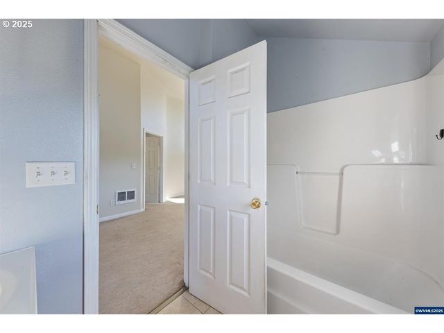 1111 Sw LEVENS St, Dallas, OR 97338