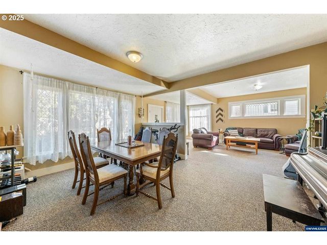 1111 Sw LEVENS St, Dallas, OR 97338