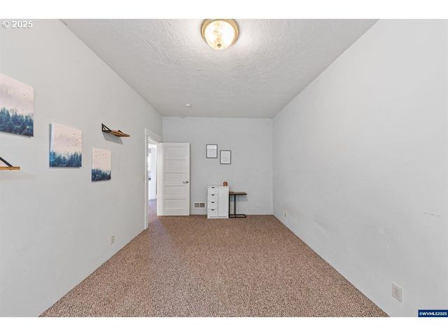 1111 Sw LEVENS St, Dallas, OR 97338