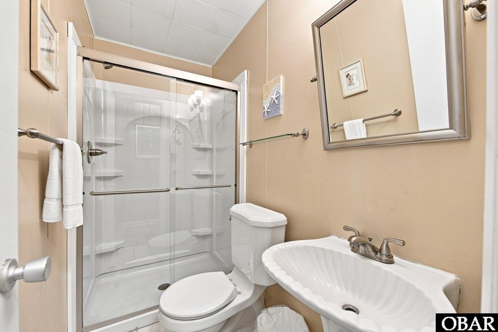 Image 20 of property listing at 4212 Lindbergh Avenue, Kitty Hawk, NC 27949