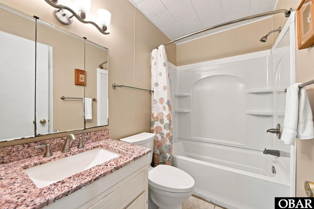 Image 21 of property listing at 4212 Lindbergh Avenue, Kitty Hawk, NC 27949