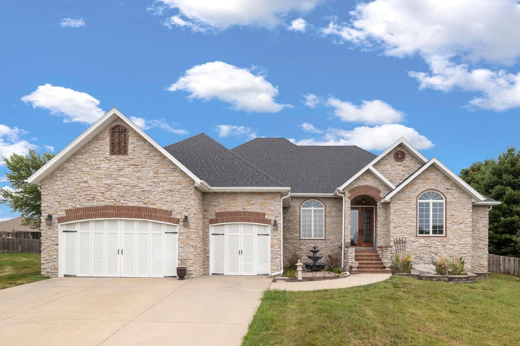 4345 E Cromwell Street, Springfield, MO 65802